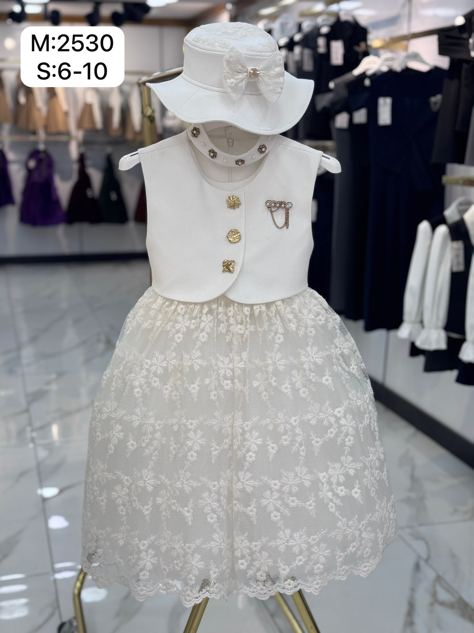 Queen Baby Queen-2530 Robe de Cérémonie avec Gilet et Chapeau Blanc · Krem toptan Kız Çocuk